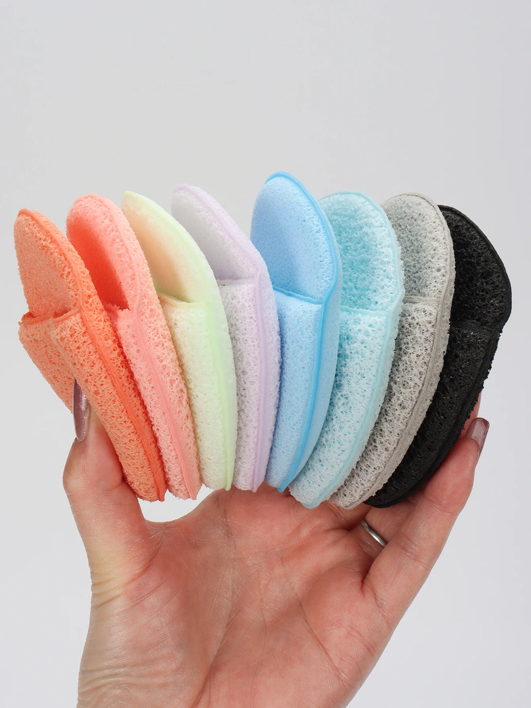 Random Color Gloves, Pack of 4/6/8/12/16/24 Pieces Gentle Facial Sponge That Removes Deep Impurities and Cosmetics That Cause Acne and Blackheads, Reusable and Exfoliating.
